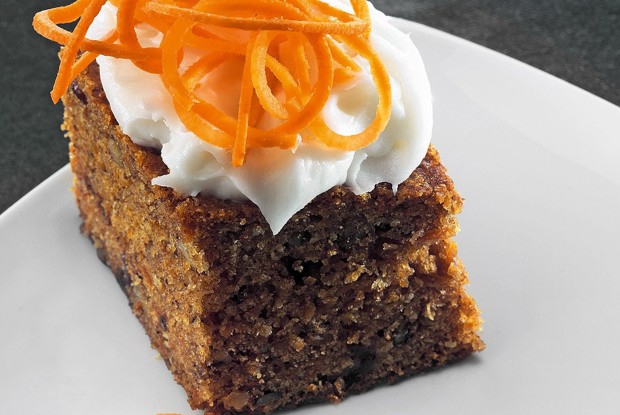 Морковный пирог с кокосовыми сливками
