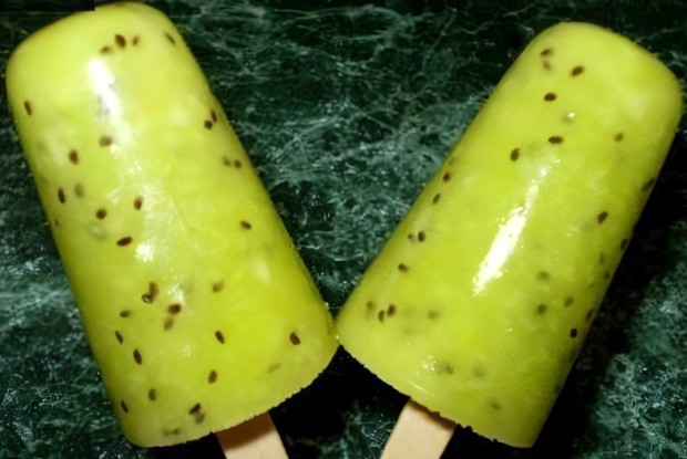 Мороженое из киви и апельсинов