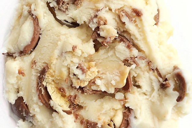 Мороженое с бейлисом и конфетами Maltesers