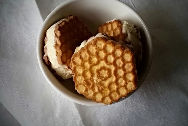 Мороженое с медом и соленым крекером