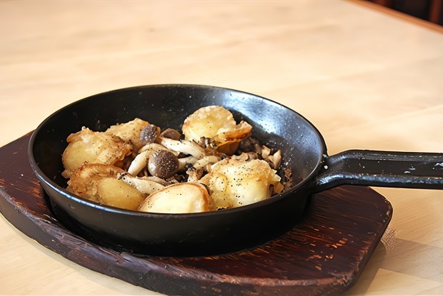 Морские гребешки с грибами