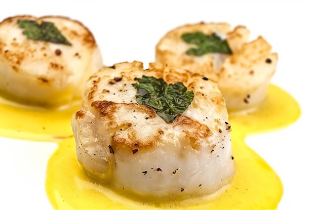 Морские гребешки с петрушкой