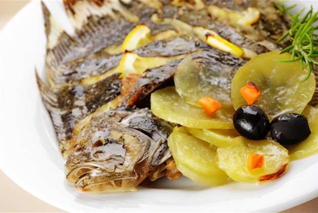 Морской язык, запеченный с белым вином