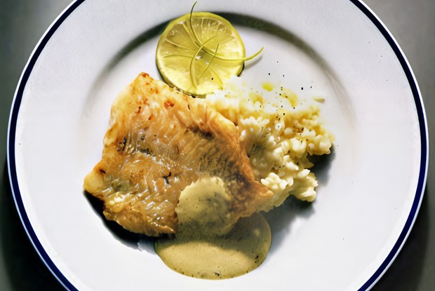Морской окунь с фенхелем и кисло-сладким рисом