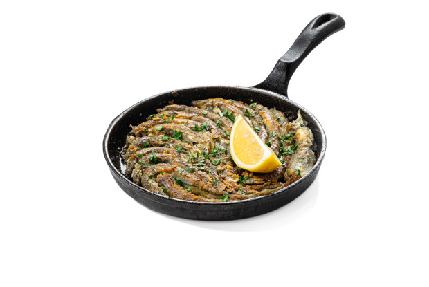 Мойва на сковороде по-турецки