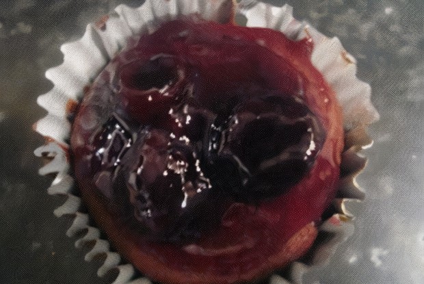 Мраморные кексы с вишней