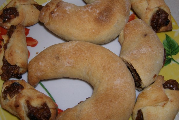 Мустаччоли