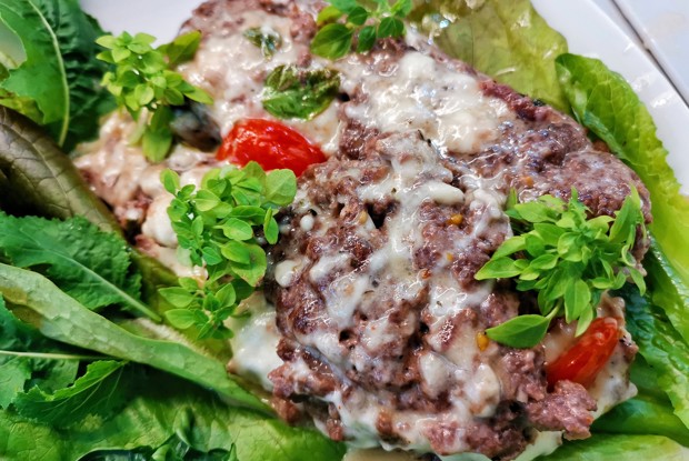 Мясной рулет капрезе