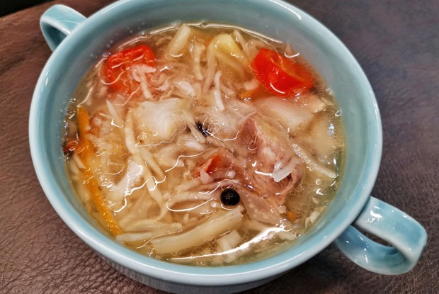 Мясной суп с квашеной капустой