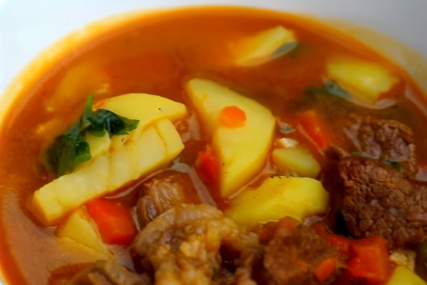 Мясной суп с тыквой на костре