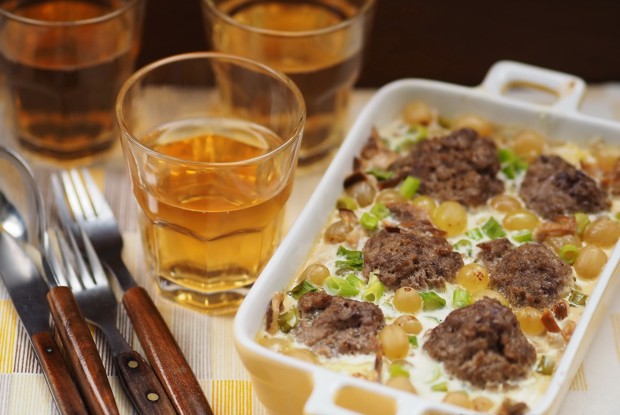 Мясные фрикадельки в грибном соусе