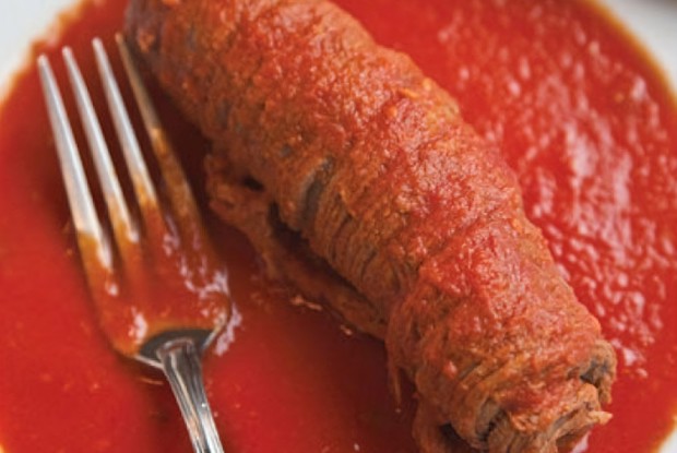 Начиненная говядина в томатном соусе