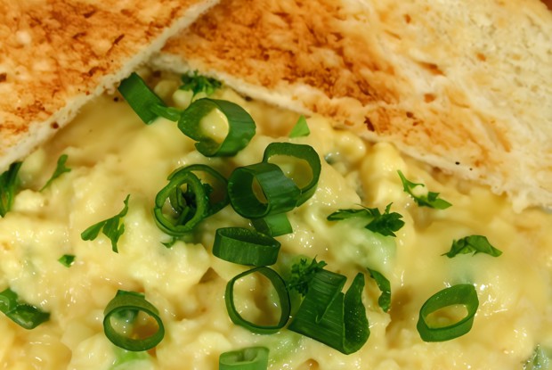 Начинка из зеленого лука с яйцами