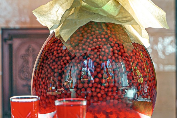 Наливка «Брусника с розмарином»