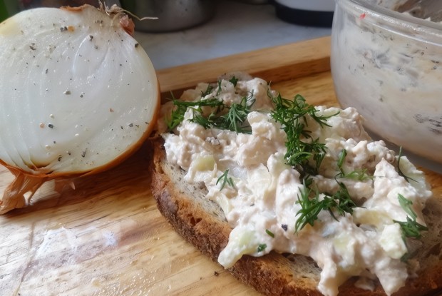 Намазка из творога и тресковой печени