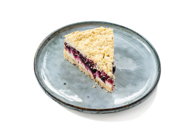 Насыпной пирог с творогом и ягодами