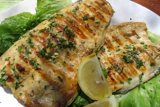 Нежная форель с белыми грибами