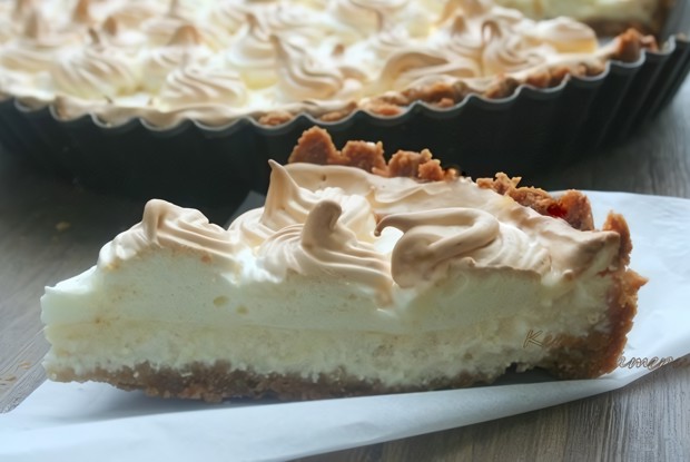 Нежная творожная запеканка с безе