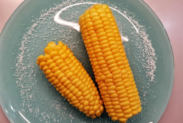 Нежная кукуруза, варенная в сливочном масле