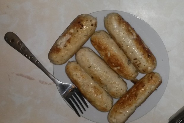 Нежные домашние сосиски из куриного филе