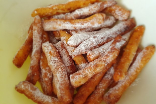 Нежные творожные палочки