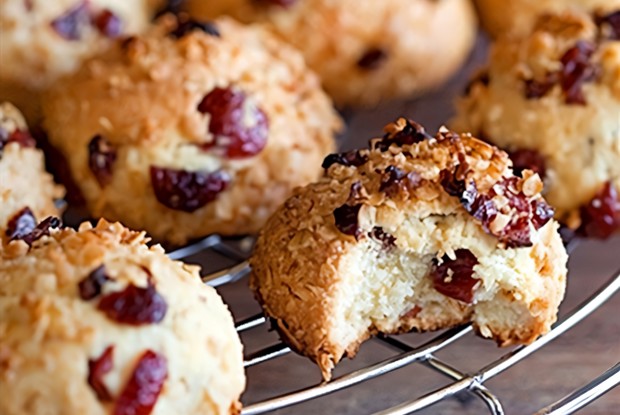 Низкокалорийное овсяное печенье с вишней и цедрой