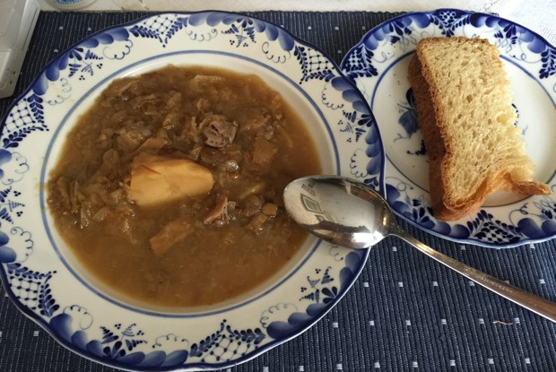 Низкокалорийные суточные щи на бульоне из куриных потрошков