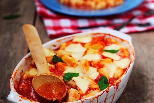 Ньокки с соусом по-сорентийски