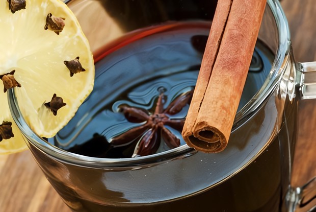 Новогодний глинтвейн с цитрусовым ароматом и специями