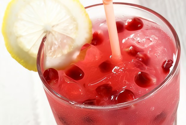 Новогодний гранатовый коктейль с водкой