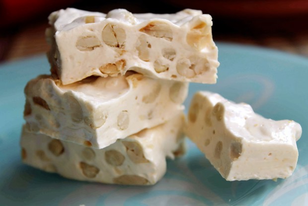 Нуга с орехами