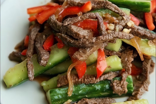Огурцы с мясом по-корейски