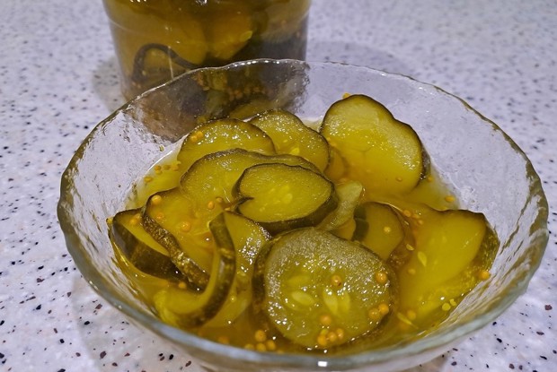 Огурцы на зиму — пикули в банке