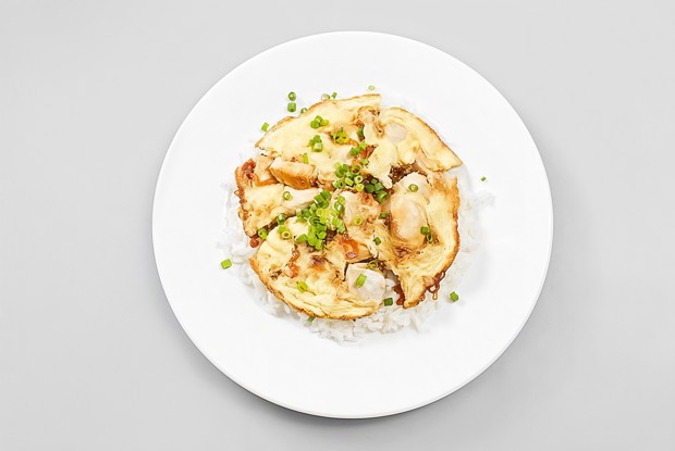 Оякодон (японский омлет с рисом и курицей)