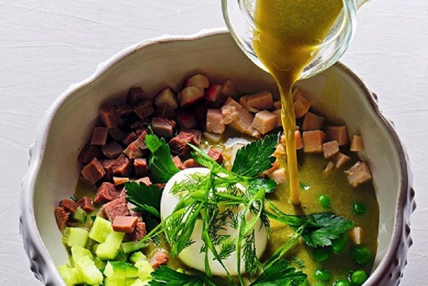 Окрошка на квасе с языком и курицей