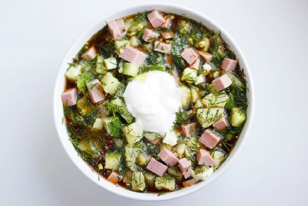 Окрошка с картофелем и колбасой