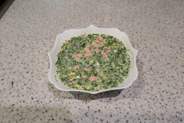 Окрошка с колбасой на картофельном бульоне