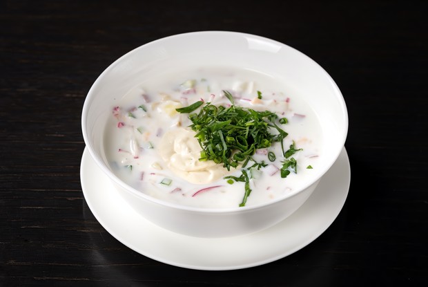 Окрошка на кефире с ветчиной