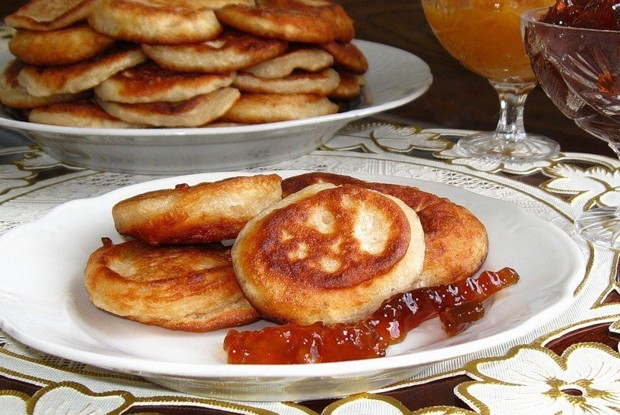 Оладьи без яиц на кислом молоке