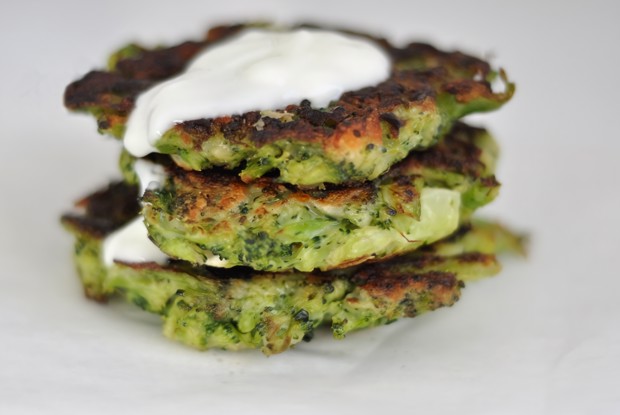 Оладьи из брокколи с сыром