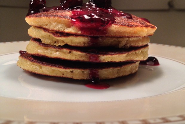 Оладьи из миндальной муки с медом