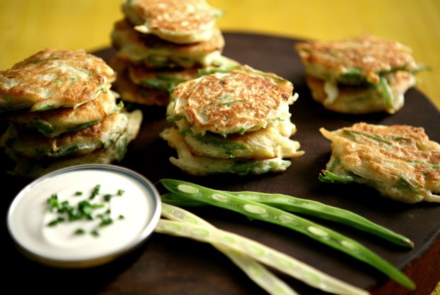 Оладьи из зеленой фасоли