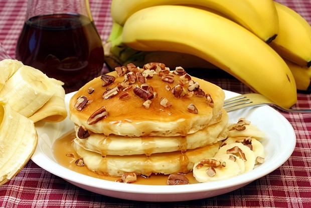 Оладьи с бананами и орехами