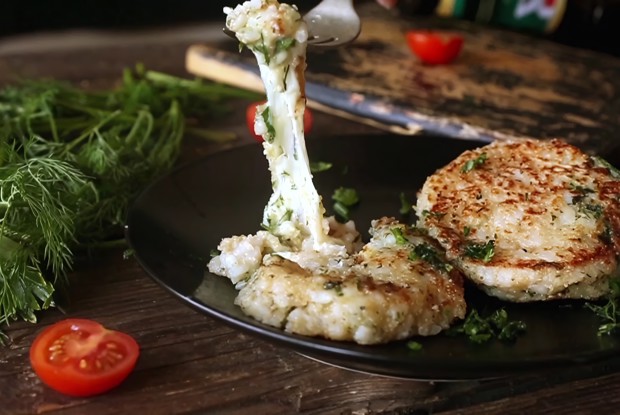 Оладьи с сыром и зеленью