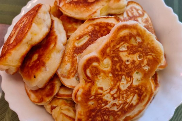 Оладьи с яблоком