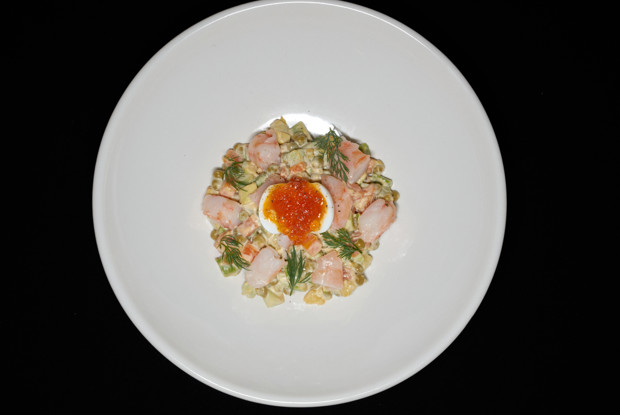 Оливье с авокадо и креветками