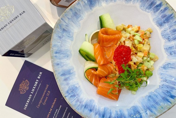 Оливье с икрой кижуча