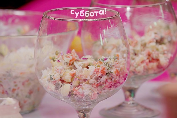 Оливье с лососем