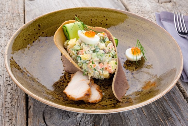 Оливье с отварным языком и запеченной курицей