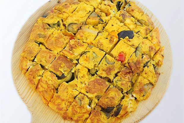 Омлет с баклажанами и грюйером